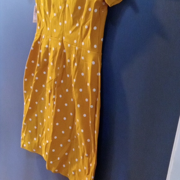 Old Navy polka dot ocre yellow shift dress - Picture 5 of 7